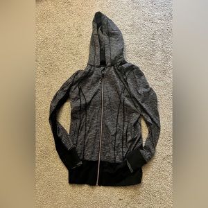 Lululemon full zip, black and white, hardly worn!